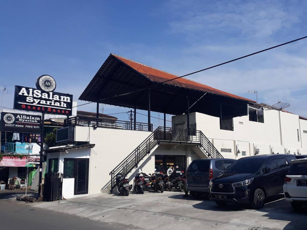 Alsalam Syariah Guesthouse Surakarta  Ngoại thất bức ảnh