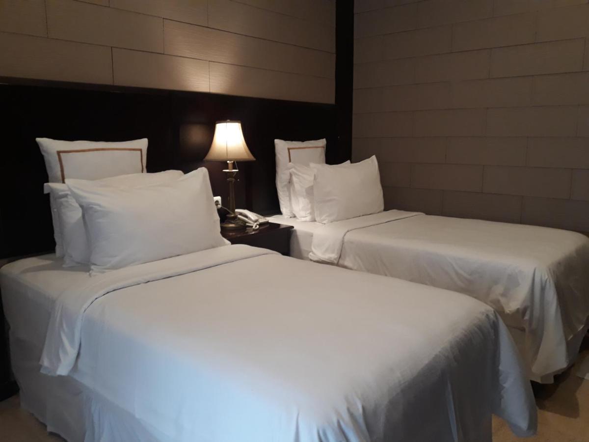 Alsalam Syariah Guesthouse Surakarta  Ngoại thất bức ảnh