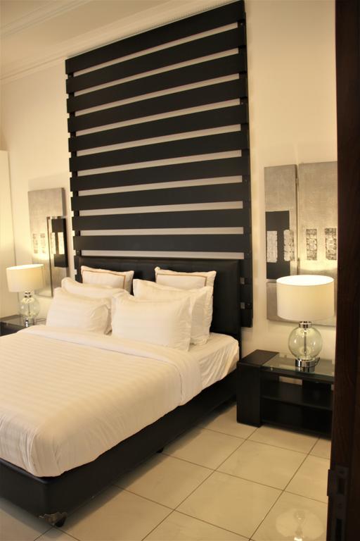 Alsalam Syariah Guesthouse Surakarta  Ngoại thất bức ảnh