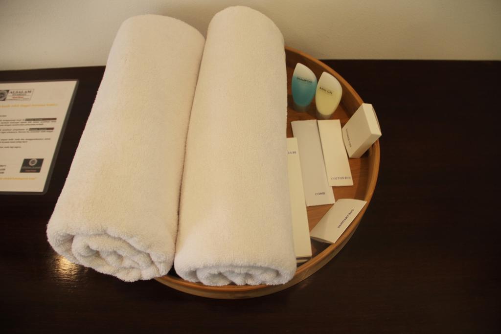 Alsalam Syariah Guesthouse Surakarta  Ngoại thất bức ảnh