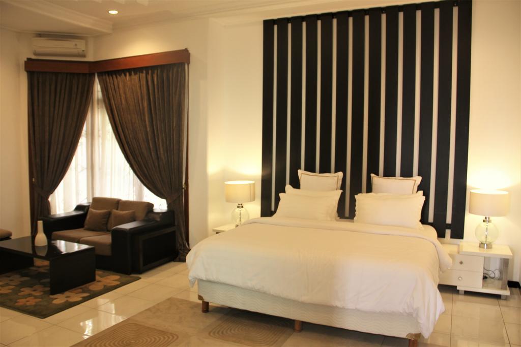Alsalam Syariah Guesthouse Surakarta  Ngoại thất bức ảnh