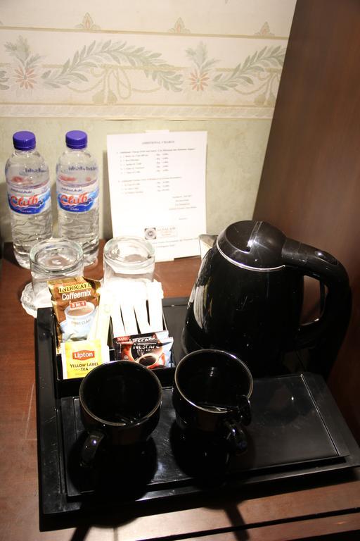 Alsalam Syariah Guesthouse Surakarta  Ngoại thất bức ảnh