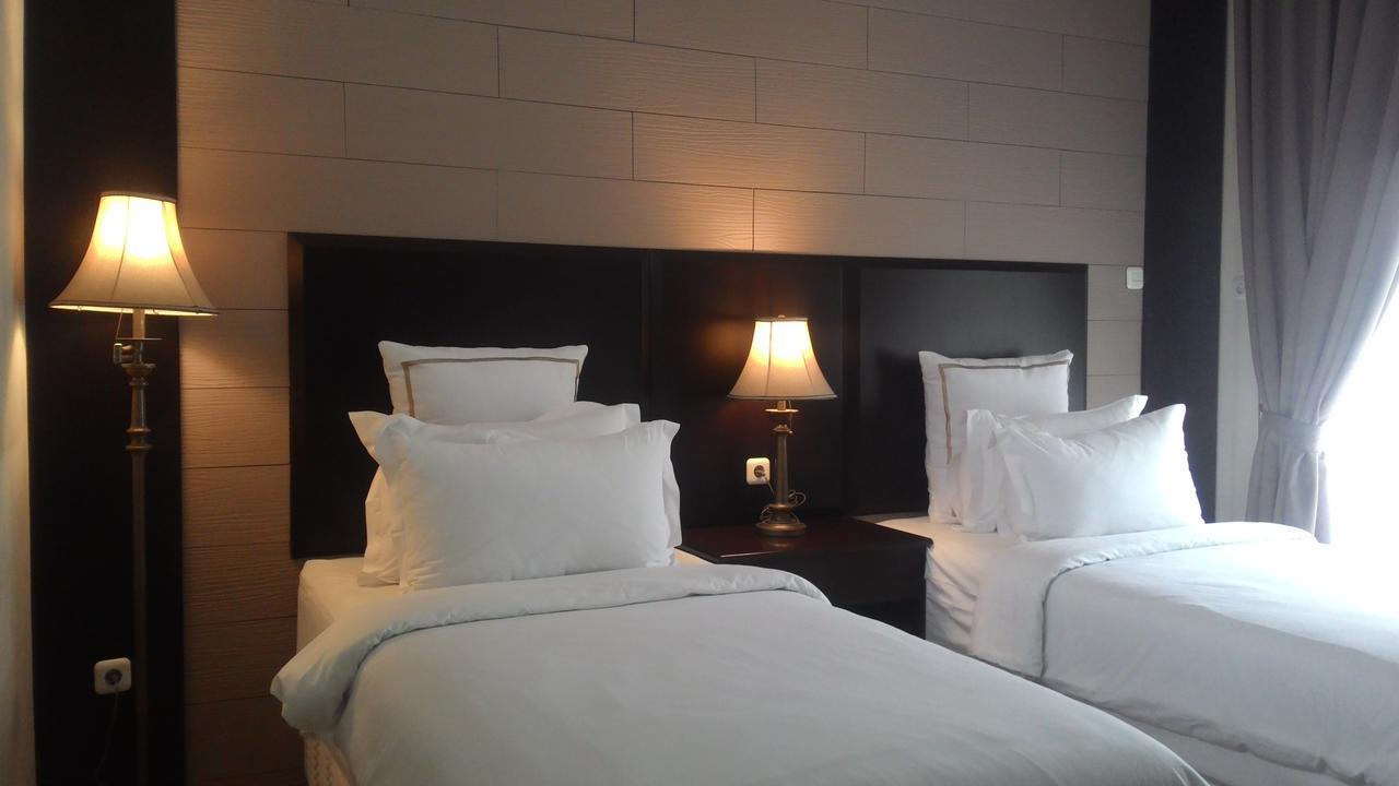 Alsalam Syariah Guesthouse Surakarta  Ngoại thất bức ảnh
